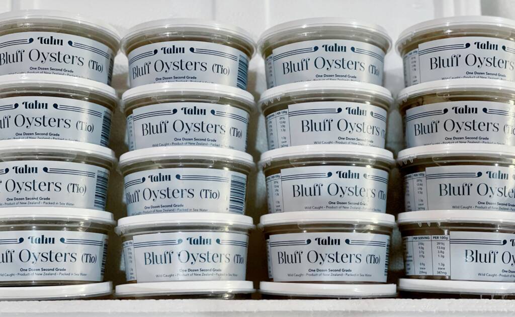 Fresh Bluff Oysters (2nd Grade, 1 dozen pot) Silver Spoon Seafoods